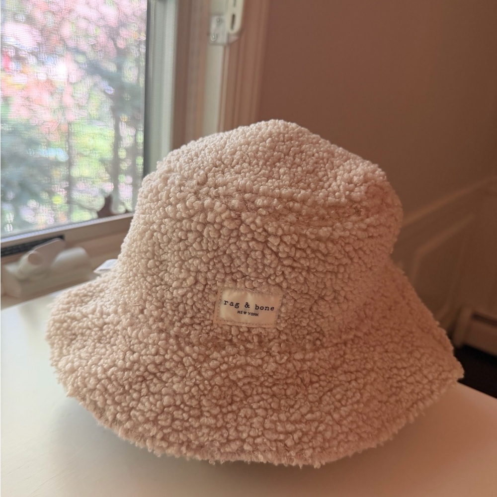 Rag & Bone Beige reversible Sherpa Bucket Hat